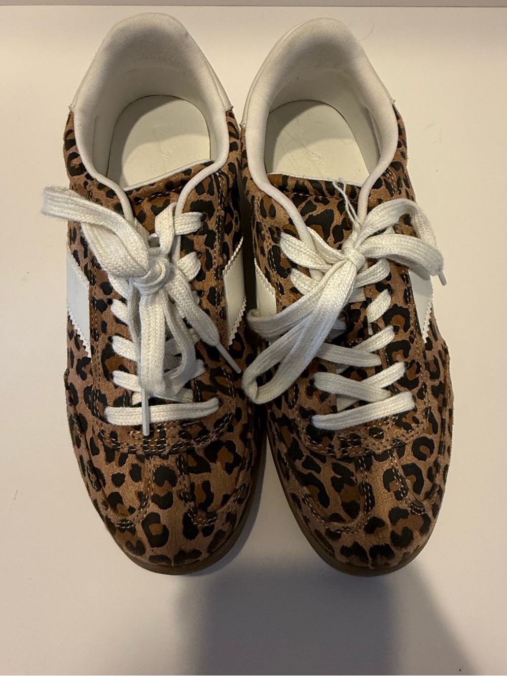 Leopard Print Lace Up Sneakers Women’s Size 8.5 Casual Fashion Tennis Shoes